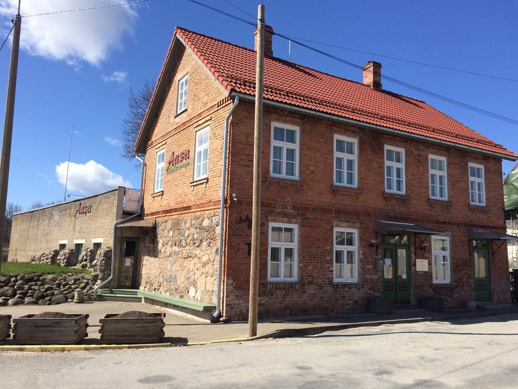 Aasa Kuelalistemaja Hotel Viljandi  Exterior foto