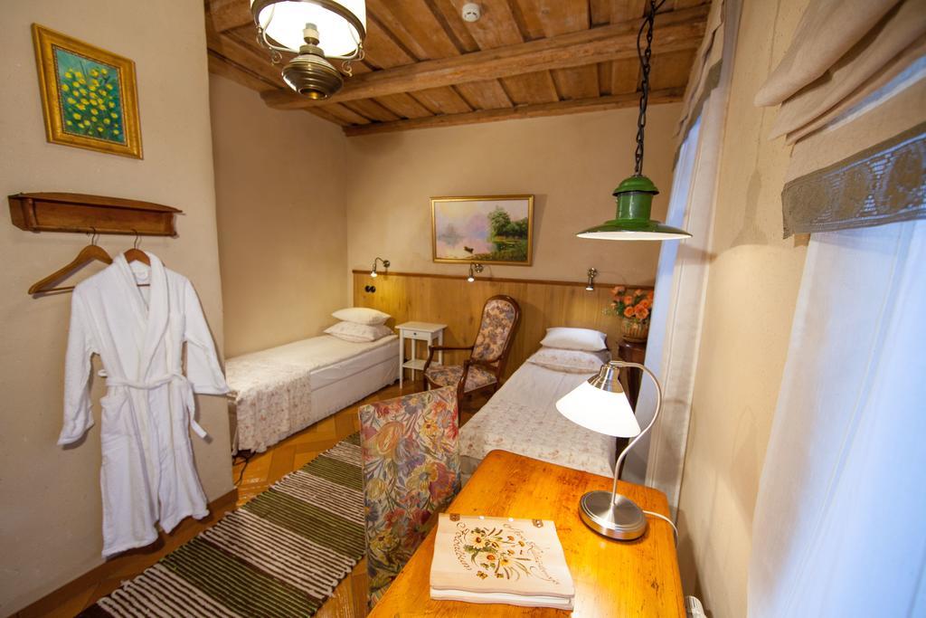 Aasa Kuelalistemaja Hotel Viljandi  Quarto foto