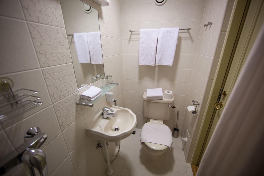 Aasa Kuelalistemaja Hotel Viljandi  Quarto foto
